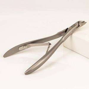 Coupe-ongles professionnel de qualité salon avec poignée antidérapante, outil en acier inoxydable durable pour les soins des ongles des doigts et des orteils - Product Image 2