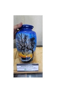 Urne funéraire pour animaux de compagnie en laiton, style américain, éco-responsable, durable, avec une capacité de 200/220 pouces cubes, fabriquée à la main, magnifique paysage - Product Image 3