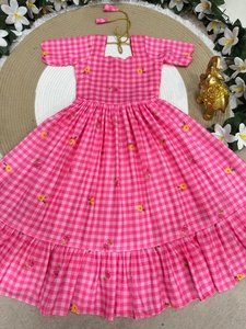 Vestido Infantil Cómodo para el Verano en Tela Chanderi a Cuadros - Product Image 3
