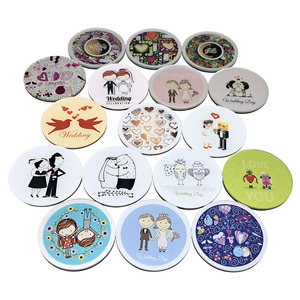 Aimants de réfrigérateur en acrylique en forme de cœur colorés pour les fêtes de mariage - Product Image 6