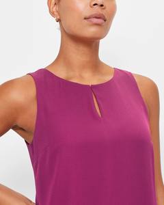 Fournisseur de débardeurs de fitness pour femmes de haute qualité, tissu léger et extensible pour l'été, fabrication flexible avec MOQ - Product Image 3