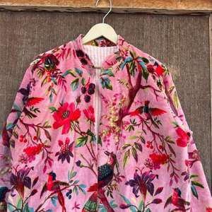 Veste matelassée en velours à imprimé floral rose, manteau bohème fait main - Product Image 4