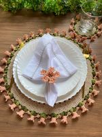 Ensemble d'anneaux de serviette élégants au crochet avec motif floral, accessoire de table fait main pour la décoration de mariage, la table à manger et l'aménagement de la maison