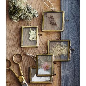 Cadre photo suspendu en laiton antique, double face, flottant, pour fleurs pressées, décoration artistique, décoration intérieure, centre de table de mariage, cadeau - Product Image 1