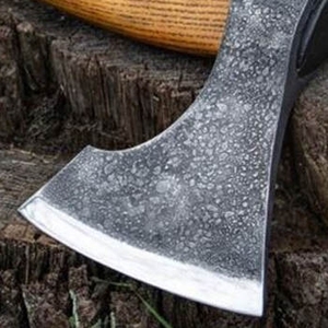 Hacha de doble hoja de acero con alto contenido de carbono y mango de madera industrial, multifuncional para exteriores, montaña, camping y supervivencia. - Product Image 3