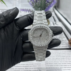 Reloj de Pulsera de Lujo con Incrustaciones de Diamantes de Imitación, de Acero Inoxidable, con Esfera de Cristal Analógica, Estilo Hip Hop, Unisex, Brillante, de Diseño, para Regalo - Product Image 1