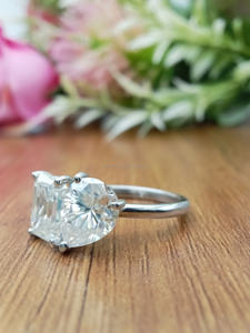 Bague de fiançailles solitaire D'VINS JEWELS avec diamant de laboratoire taille émeraude et taille poire de 2,0 carats, couleur VVS/VS EF, avec certificat IGI - Product Image 2
