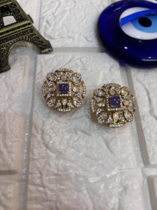Ensemble de boucles d'oreilles clous de luxe faites à la main en argent plaqué or pour femmes - Product Image 6