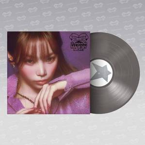 LE SSERAFIM Segundo Álbum Sencillo [Made My Night] Vinilo (Versión CHIC SILVER) Libro Electrónico de Música K-Pop (CD) en Papel y Plástico Coreano - Product Image 1