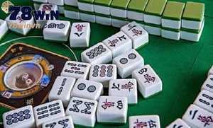 Fichas de Mahjong Tradicionales de Resina Personalizadas, Pintadas a Mano, Artísticas, Coleccionables, Juego de Artesanía, Piezas con Patrones Blancos y Verdes NOUSHAD - Product Image 4