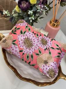 กระเป๋าคลัทช์งานปักลายดอกไม้สำหรับงานปาร์ตี้ งานแต่งงาน ทำด้วยมือ ประดับคริสตัล เพชร พลอยเทียม ลูกปัด สำหรับงานเลี้ยงอาหารค่ำ - Product Image 2