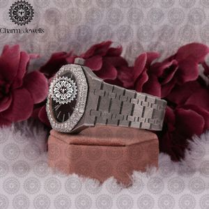 Reloj de Lujo para Mujer Charm Jewels, con Incrustaciones de Diamantes, Caja Rectangular de Acero Inoxidable, Esfera Analógica de 38 mm, Cierre Plegable - Product Image 2