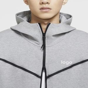 Sudadera Premium de Invierno con Múltiples Bolsillos en las Mangas, Cierre Completo con Cremallera, Tejido de Forro Polar, Diseño Ecológico, Estilo Contemporáneo y Atrevido - Product Image 6