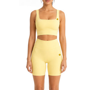 Ensemble de sport côtelé sans couture le plus vendu pour femme – Soutien-gorge côtelé et short assorti en matière souple, coupe ajustée, tenue de fitness moderne deux pièces - Product Image 1