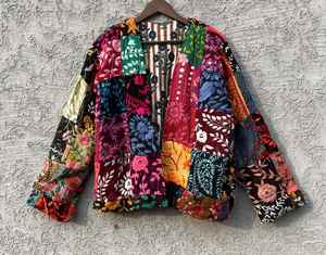 Chaqueta de Diseño Vintage con Bordado Phulkari, Chaqueta Phulkari Bordada a Mano, Ropa de Estilo Boho para Vacaciones - Product Image 1