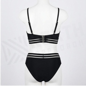 Ensemble de yoga 2 pièces imprimé papillon bleu avec finition dorée, body à col en V profond et jupe portefeuille longueur genou - Product Image 2