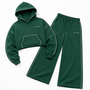 Ensemble de survêtement ONE APEX pour femme, vert émeraude, avec bordure en strass, coupe courte, pantalon large, streetwear, 100% coton - Product Image 3