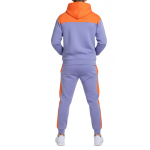 Conjunto Deportivo Personalizado para Hombre en Bloques de Color Vibrante Naranja y Azul Lavanda, Sudadera con Capucha y Pantalones, Traje de Entrenamiento de Dos Piezas - Product Image 3