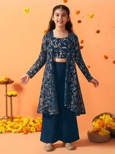 Conjunto de Top Corto y Pantalones Palazzo con Mangas Largas, Diseño Floral en Georgette, Bordado con Lentejuelas, Estilo Fashion Dream - Product Image 3