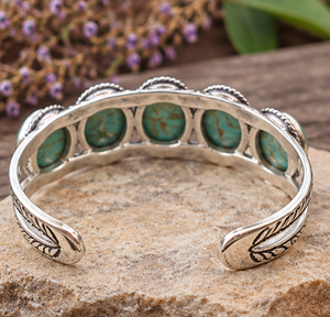 Bracelet manchette en argent avec cinq pierres de turquoise Kingman pour femme, bijoux du sud-ouest, cadeau pour elle, vente en gros - Product Image 2