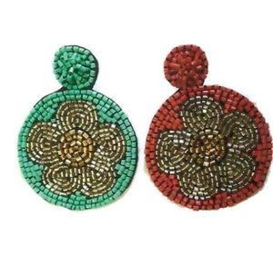 Pendientes de Cuentas de Vidrio Bordadas, Chapados en Oro, para Bodas, Fiestas, Compromisos o Regalos, por MD HANDICRAFTS - Product Image 1