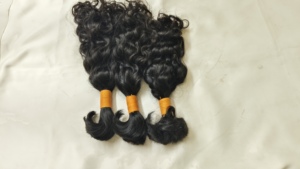 Cabello Remy Indio Natural de 20 Pulgadas, Textura Rizada, Cabello a Granel Sin Procesar, Paquetes de 100 Gramos, Comprado en Indian Temple Hairs - Product Image 4