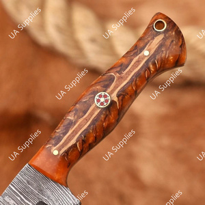 มีดแค้มปิ้งเหล็กดามัสกัสขายดี ด้ามจับรูปทรงกรวยสน พร้อมปลอกหนัง รับผลิตตามแบบ OEM/ODM คุณภาพระดับอุตสาหกรรม - Product Image 4