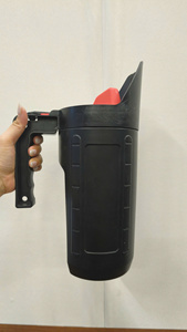 Esparcidor Manual de Plástico OEM de 4LB de Capacidad, Portátil, Rojo, Moderno, para Fertilizante, Hielo, Sal, Semillas de Césped, Ergonómico ODGGAD004 - Product Image 5