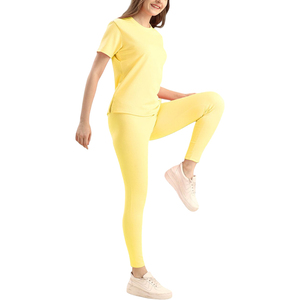 Conjunto Deportivo de Verano con Logotipo Personalizado, 2 Piezas, Top Corto y Pantalones Deportivos de Algodón para Mujer, Diseño Personalizado - Product Image 2