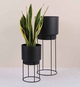 Support de pot en métal robuste avec une structure solide et durable, conçu pour les grandes fleurs, les plantes, la décoration de jardin et l'aménagement paysager - Product Image 1
