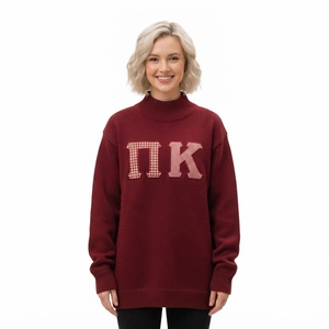 Pull à col roulé surdimensionné pour femme, bleu marine, avec motif brodé AVA rouge, tricoté, décontracté pour l'automne - Product Image 2