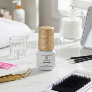 Colle pour extensions de cils [Lashya] – Fixation puissante 1-2s – Adhésif professionnel pour extensions de cils en gros - Product Image 1