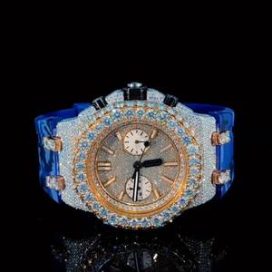 Montre de luxe pour homme sertie de diamants, cadran rond, bracelet en caoutchouc bleu avec finition or rose - Product Image 1