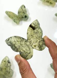 คริสตัลเพรนไนต์ธรรมชาติคุณภาพสูง รูปผีเสื้อ 3 มิติ แกะสลักทะลุ สำหรับตกแต่งบ้าน งานแต่งงาน ฮวงจุ้ย ศาสนาพุทธ - Product Image 2