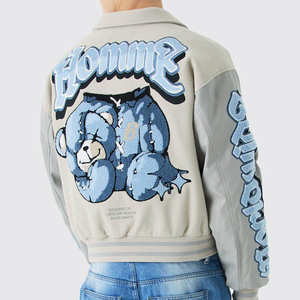 Chaqueta de Béisbol Personalizada de Fábrica con Parches, Estilo Casual Urbano, Chaqueta Bomber con Apliques de Osito de Peluche y Parches de Letras para Hombre - Product Image 2