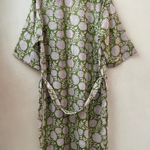Robe kimono en coton fleuri faite à la main, vêtements de nuit bohèmes, robe de demoiselle d'honneur, robe de mariée, robe d'été en coton, peignoir, cadeau - Product Image 4