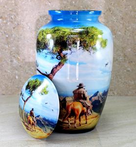 Grande urne funéraire décorative en métal avec surface polie, créant un hommage intemporel et élégant à leurs proches. - Product Image 3