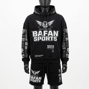 Ensemble sweat-shirt et short pour homme, qualité supérieure, tissu molletonné en coton et polyester 300 GSM, noir, logo personnalisé imprimé. - Product Image 3