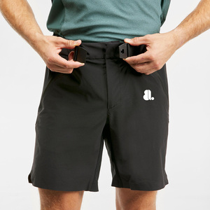 Shorts Bermuda pour Homme en Polyester Noir à Séchage Rapide et Résistant à l'Eau avec Poches, Taille Mi-Haute, Style Décontracté, Fermeture à Cordon - Product Image 1