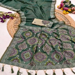 ผ้าส่าหรี VASTRA COTTAGE ผ้าฝ้ายมูก้าเนื้อนุ่มบริสุทธิ์ พร้อมงานทอเมเนกาเร่ทั่วผืน และขอบผ้าปัลลูสไตล์อัจรัคที่หรูหรา พร้อมขอบปักดิ้นและพู่ห้อย - Product Image 6