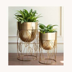 Pot de fleurs en métal de luxe avec support élégant, jardinière décorative moderne pour jardin et maison, vente en gros - Product Image 1