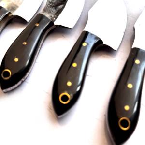 Couteau pliant de poche en acier Damas forgé à la main avec étui en cuir, idéal pour la vente en gros aux États-Unis, tendance, en corne de bélier, pour activités de plein air - Product Image 2