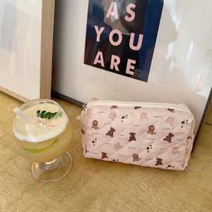 Handmade Quilted Makeup Bag Custom Polyester Floral Cosmetic Bags Personalized Cute Quilting Travel Makeup Pouch - Product Image 2