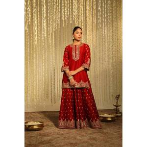 Costume de fête traditionnel chinois de créateur avec un beau pantalon et un dupatta - Product Image 1