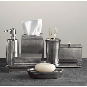 Ensemble d'accessoires de salle de bain en métal écologiques de luxe avec options personnalisables pour les hôtels, les resorts et les projets de décoration intérieure haut de gamme - Product Image 1