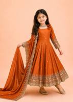 Ensemble de robes de luxe pour filles en trois pièces, en soie Fendy lourde, avec travail de sequins, décorations Latkan Dori, style traditionnel, infroissable et extensible