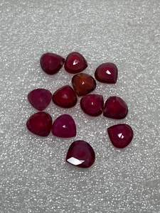 Gema Orgánica Pulida con Corte en Forma de Corazón, Certificada por Igtl de Bangkok, para la Elaboración de Joyas - Product Image 2