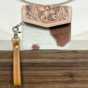 Monedero Pequeño de Cuero con Diseño Floral Moderno y Correa para la Muñeca, Monedero Mini de Cuero Genuino con Pelo de Vaca para Chica - Product Image 4