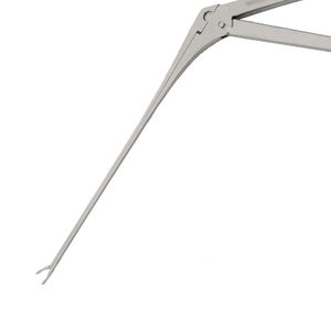 Pinza Quirúrgica Manual Tipo Cocodrilo de 70 mm, Acero Inoxidable, Extra Fina, Serrada, Angulada hacia Arriba, Acabado Negro, ORTHO - Product Image 6