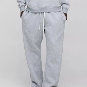 Ensemble de survêtements personnalisés pour hommes : sweat à capuche et combinaison de haute qualité avec logo sur mesure - Product Image 5